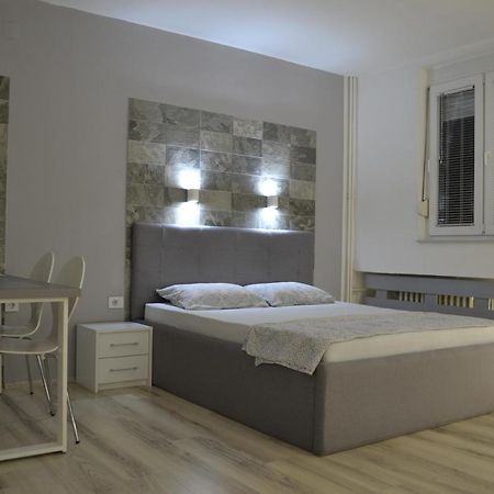 Lazarus Studio Apartment Скоп'є Екстер'єр фото